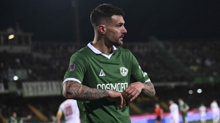 salernitana l avellino detta le regole per lescano serve offerta da capogiro