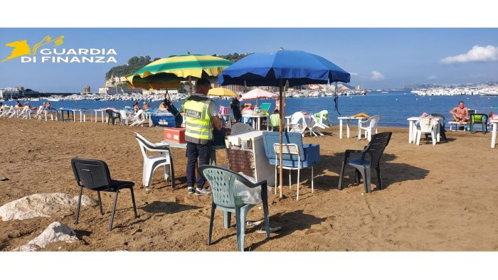 stabilimento abusivo sul litorale di coroglio scatta il maxi sequestro