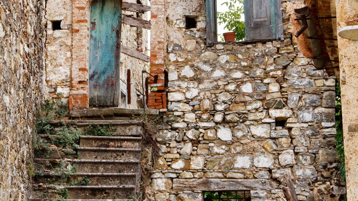 feneal uil case a 1 euro il cilento puo rinascere