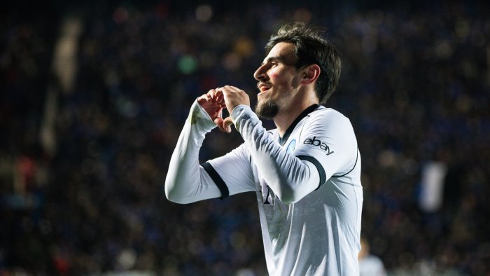 elmas domani fa le visite per hojlund si tratta ancora