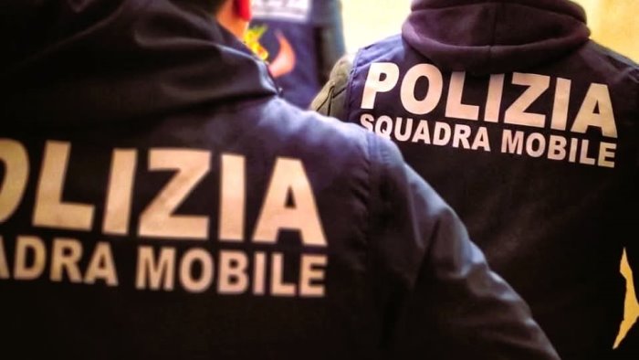 spaccia ai domiciliari con il braccialetto elettronico arrestato