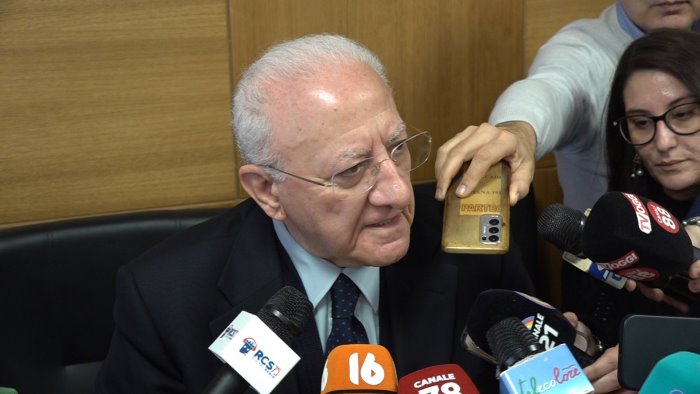 de luca e tornato i cacicchi veri sono a roma regionali diro sempre la mia