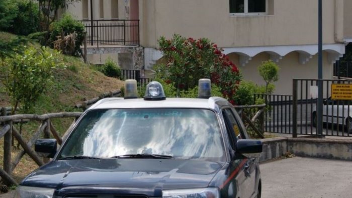 altavilla spari contro un abitazione e un auto si indaga