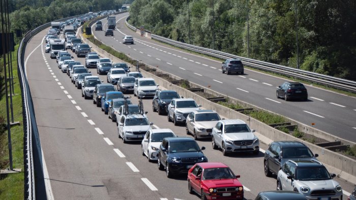 primo week end agosto venti milioni gli italiani che si sono messi in moto