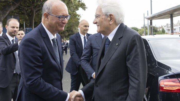 mattarella a napoli con valditara inaugura il nuovo anno scolastico