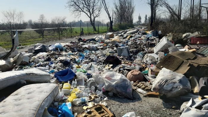 terra dei fuochi altri 10 milioni per controlli bonifiche e videosorveglianza
