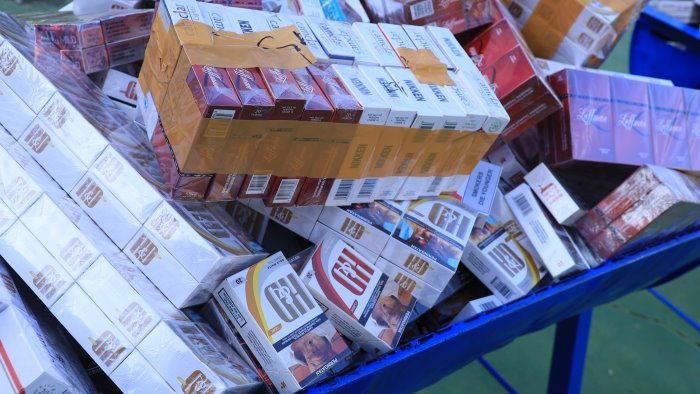 napoli trovati 960 pacchetti di sigarette di contrabbando