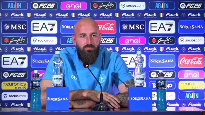 vanja si presenta dualismo con meret sara conte a decidere