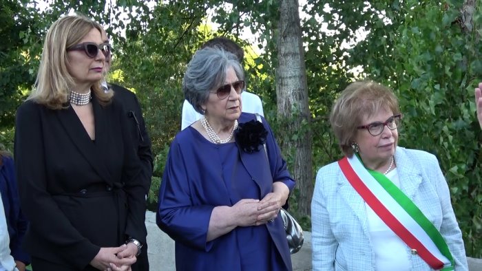 mio padre una spalla sicura a cui chiedere conforto in ogni momento