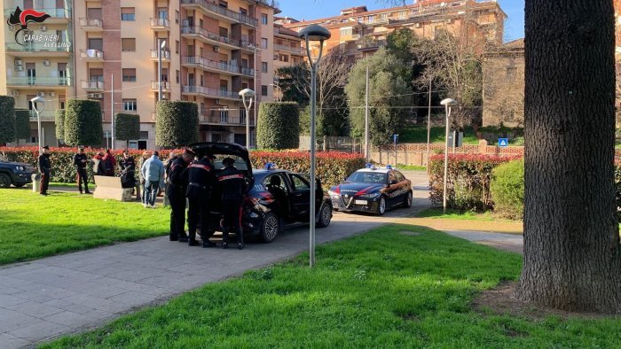 avellino blitz nel parco di piazza kennedy identificate diverse persone
