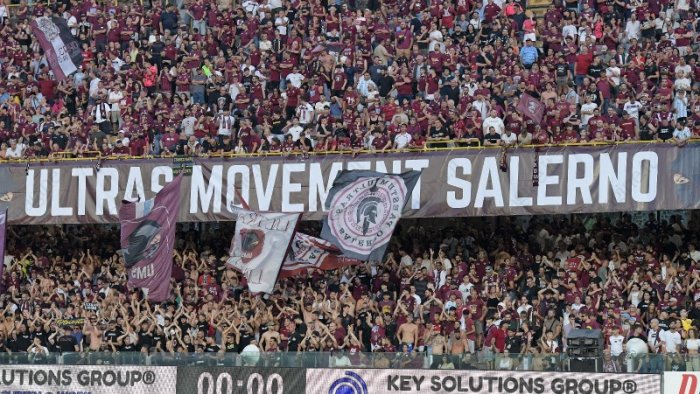 salernitana la curva sud in subbuglio il direttivo ultras si stacca