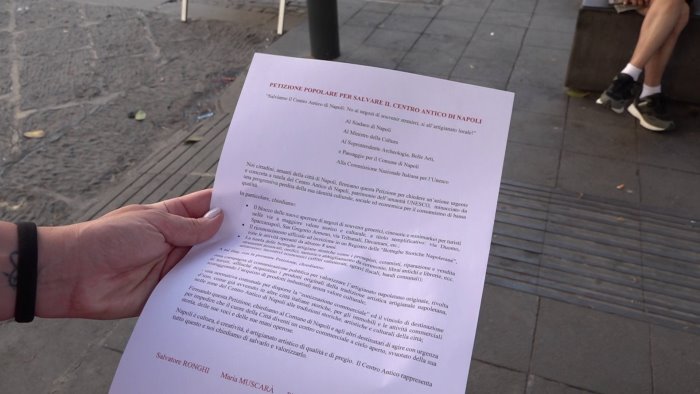 salviamo il centro storico cresce il fenomeno dei negozi cinesi e pakistani