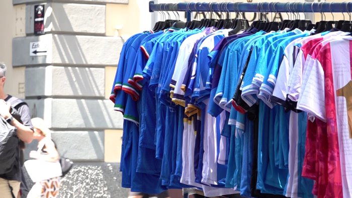 maglia del napoli 2025 2026 passione vittoria e contraffazione