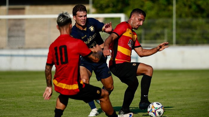 frosinone benevento 0 1 la decide salvemini rileggi la diretta