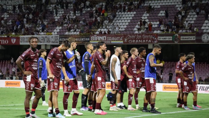 campo-mercato-societa-e-tifosi-salernitana-devi-sconfiggere-il-nervosismo