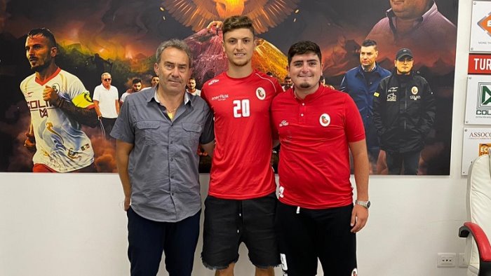 turris ecco pandolfi contratto biennale per la punta