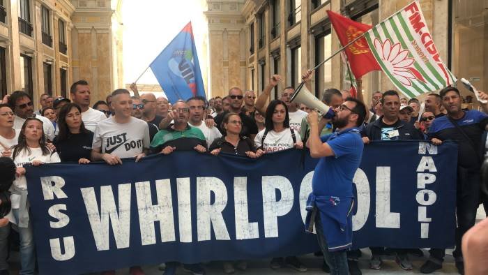 napoli lavoratori whirlpool in corteo dalle 10