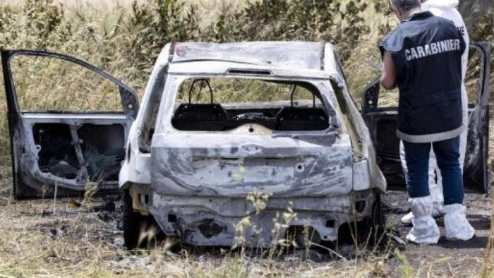 rinvenuto cadavere di un 22enne semicarbonizzato