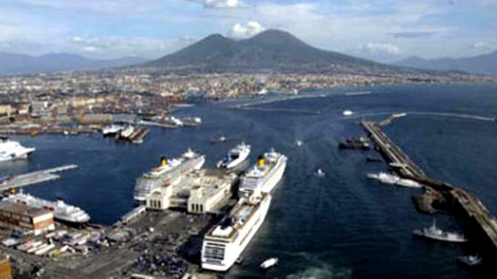 ncc fuori dal porto di napoli federalberghi capri all attacco