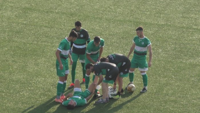 laezza preoccupa l avellino le immagini dell infortunio