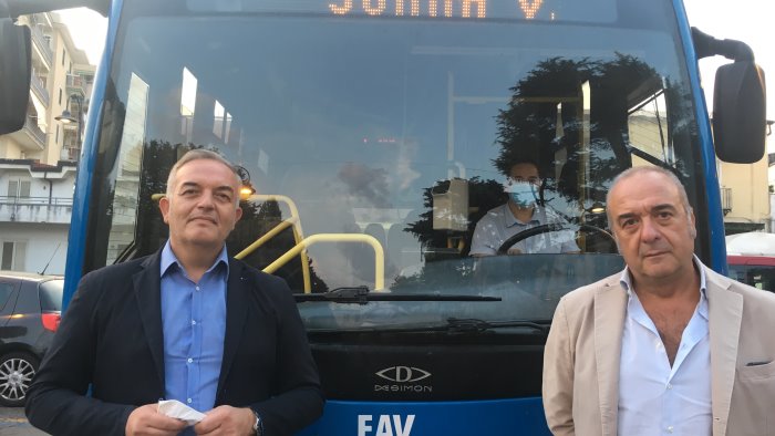 un bus da somma vesuviana alla zona ospedaliera di napoli