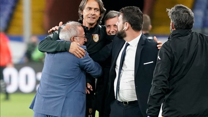 benevento successo storico a marassi ecco tutte le foto