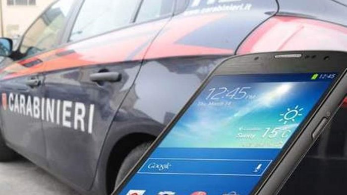 in possesso di un cellulare smarrito 40enne denunciata