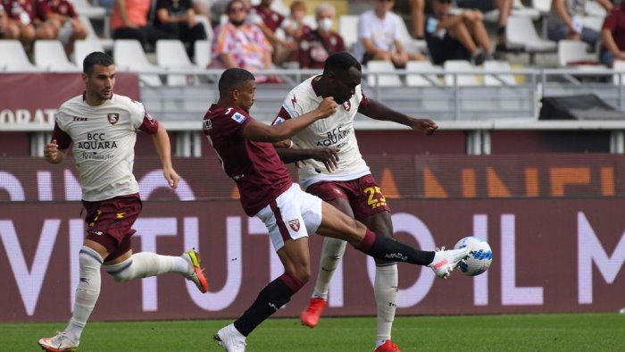 torino salernitana 4 0 batosta all olimpico il cavalluccio marino va a picco