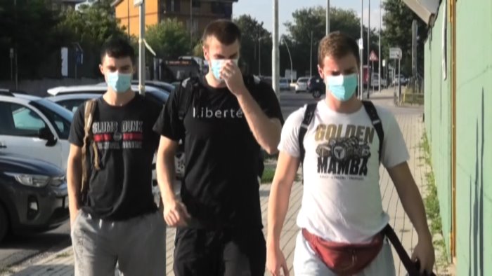 del fes avellino robustelli attende il lungo per completare il roster