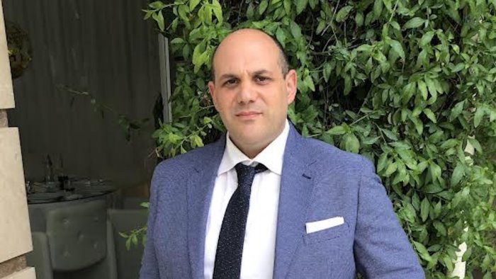 scuola e covid negozi chiusi fino alle 10 si anticipi l apertura alle 9 30