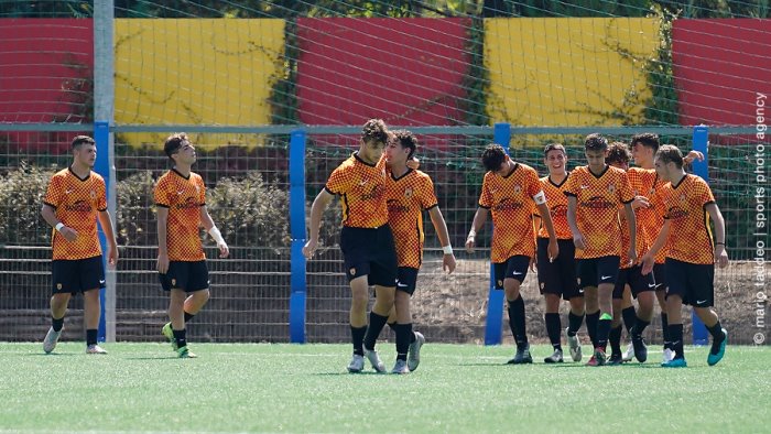 under 17 il benevento umilia il napoli poker giallorosso in casa degli azzurri