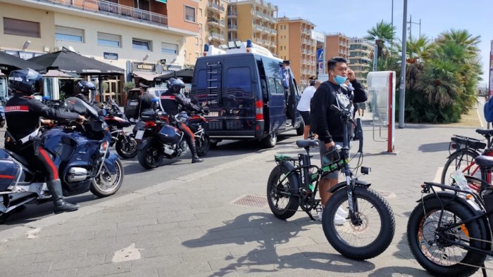 bici e monopattini fuorilegge task force dei carabinieri