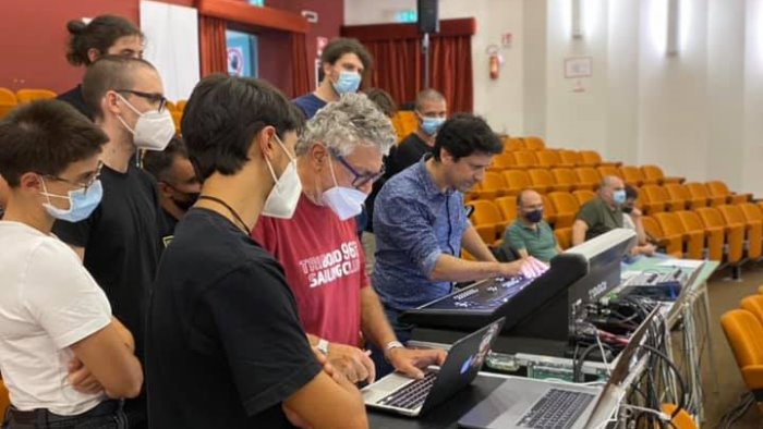 interferenze al cimarosa arrivano momi e d errico