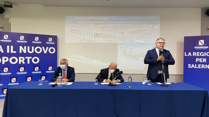 aeroporto salerno altri passi avanti e de luca per la citta 1 5 miliardi