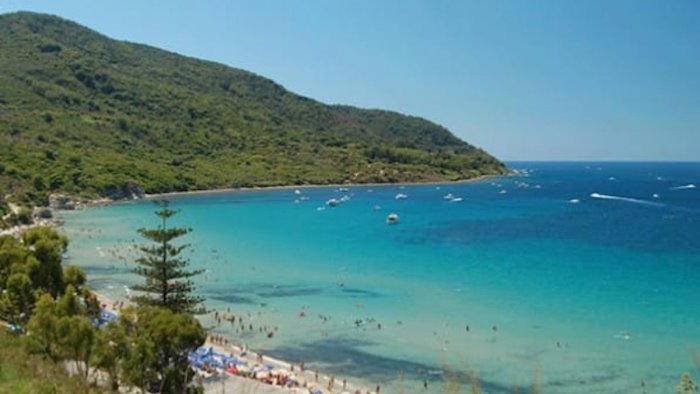 colto da malore mentre fa il bagno muore anziano ad agropoli