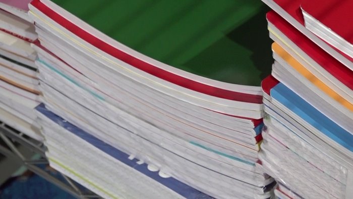 caro scuola si torna in classe con i rincari aumenta vendita libri usati