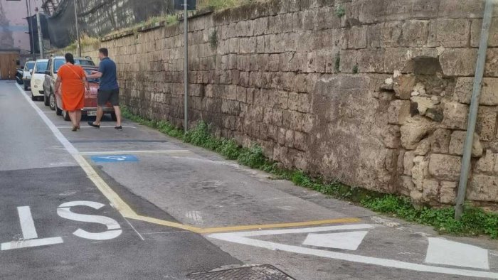 piano di sorrento abolito tout court stallo di sosta per disabili a un 88enne