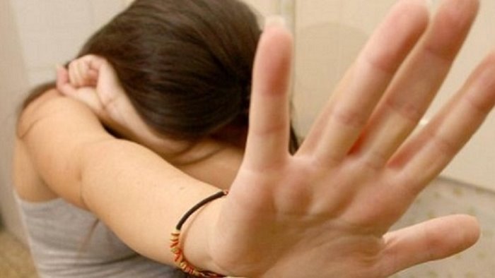 violenze sessuali su atlete minorenni arrestato medico dello sport