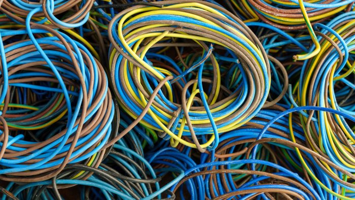 rubati centinaia di metri di cavi elettrici della pubblica illumiazione