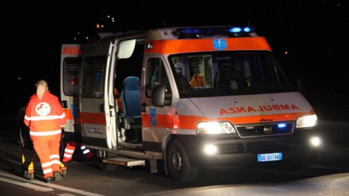 tragico impatto sulla teggiano polla morti due giovani ferite 5 persone