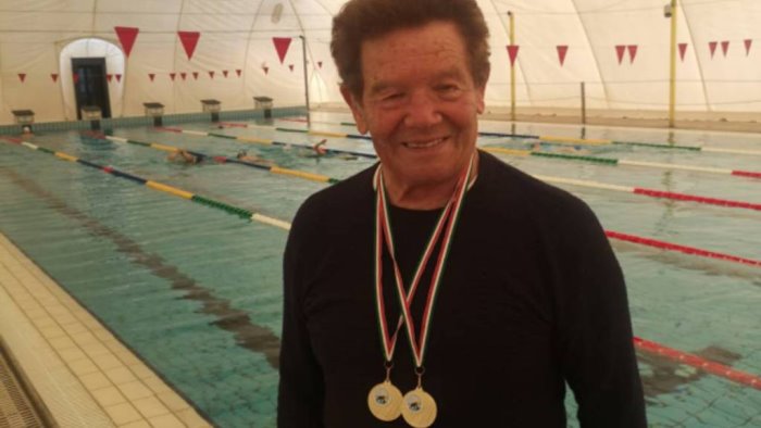 piano di sorrento a 87 anni michele maresca big bill nella storia del nuoto