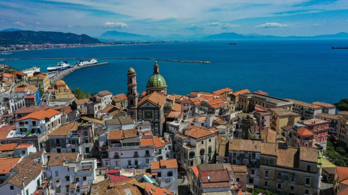 troppi incidenti lungo l ex ss18 tra vietri e cava arrivano gli autovelox