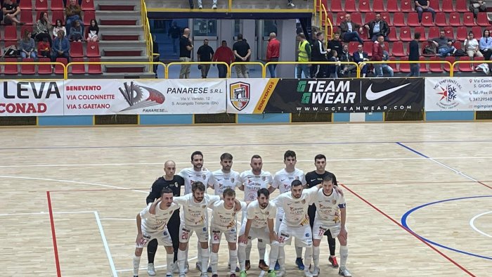 benevento 5 l esordio e dolce solo a meta il canosa strappa un pareggio