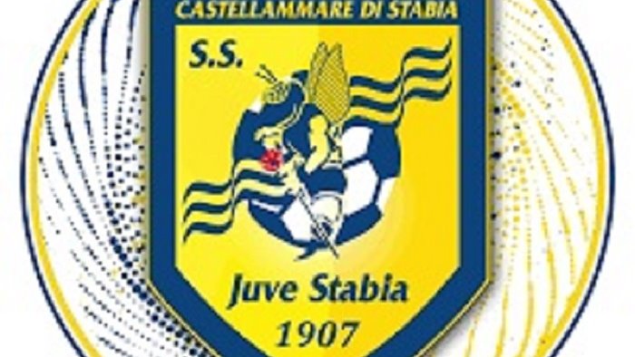 la juve stabia sbatte contro la traversa con la viterbese e 0 0