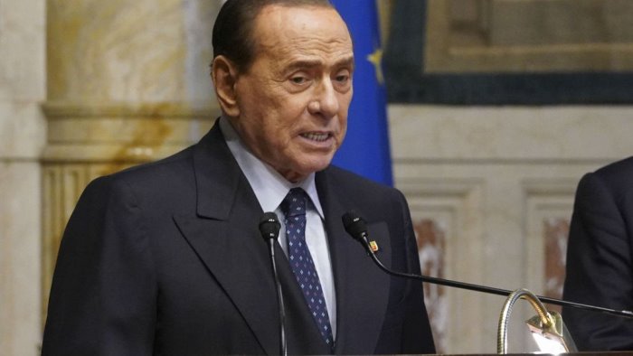 elezioni berlusconi noi e la sinistra con due idee d italia diverse