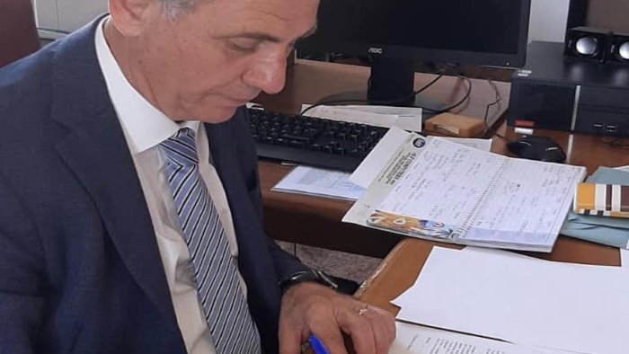 spari al rione pescara 30enne in prognosi riservata allarme sicurezza ad eboli