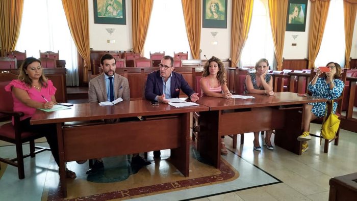 nocera incontro tra sindaco e dirigenti per ascoltare le esigenze delle scuole