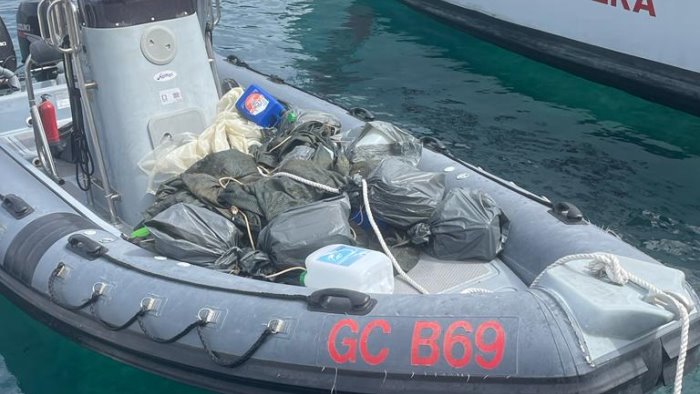 pesca illegale blitz della guardia costiera di palinuro sequestrati 43 fad