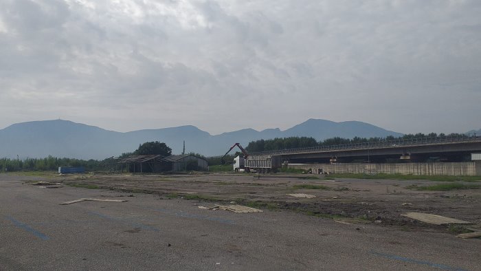 sarno abbattimento ex polo fieristico restituita area mercatale ai cittadini