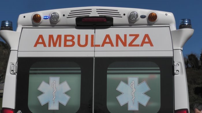 sangue sulle strade incidente mortale nel casertano